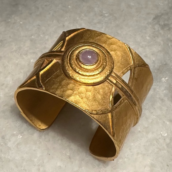 VINTAGE Cuff Bracelet 22K Gold / Amethyst